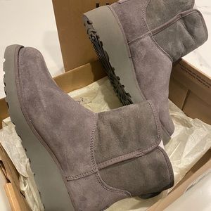 UGG KRISTIN WEDGE BOOTIE BOOT GREY 5.5 NEW